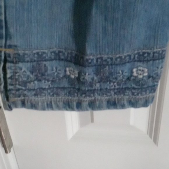 Gloria Vanderbilt Light Blue Cropped Jeans - Picture 3 of 7